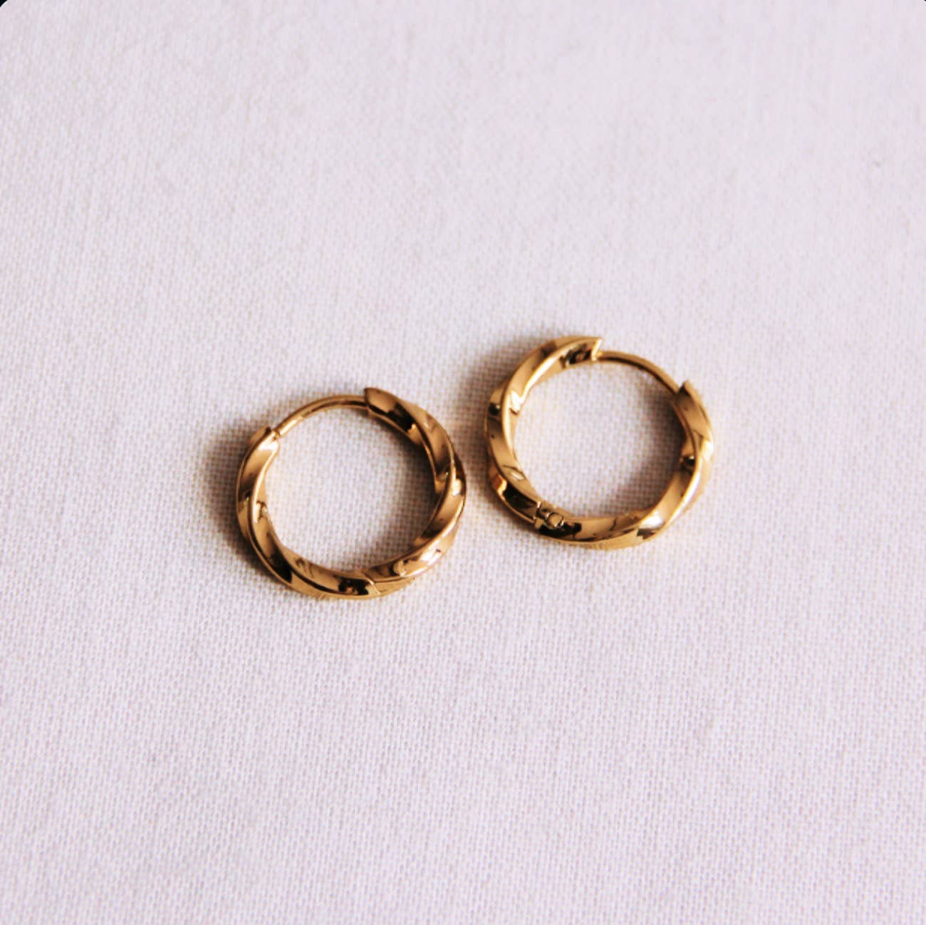 Edelstahl-Creole 14mm "gedreht" - Gold