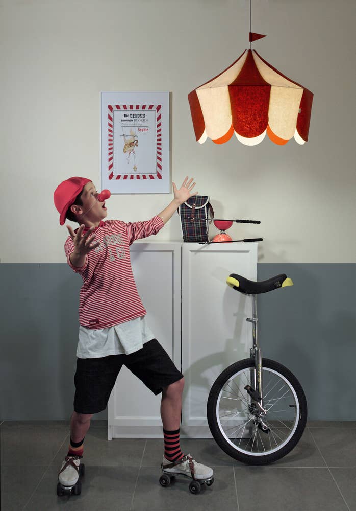 Pendelleuchte Zirkus rot