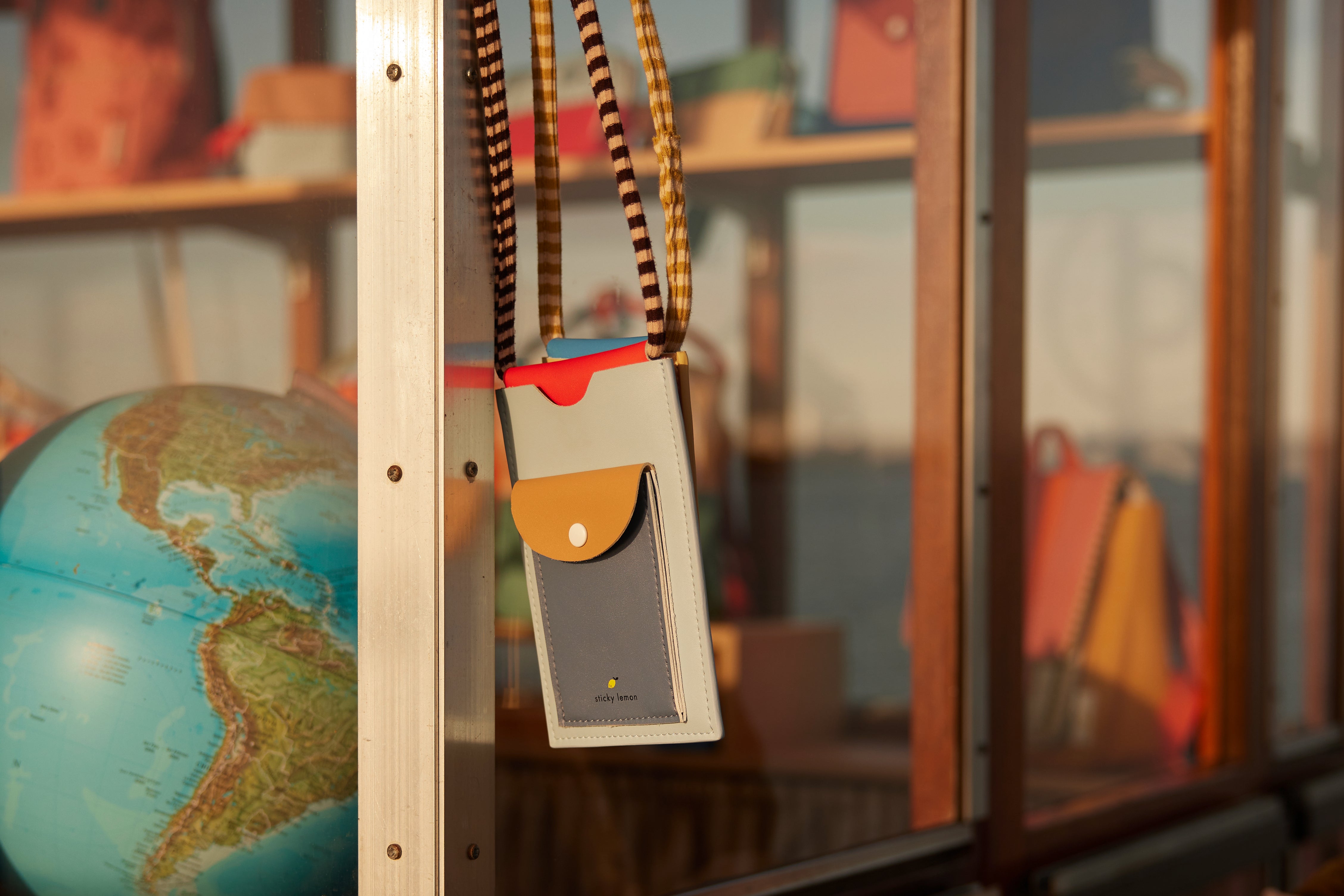 Sticky Lemon Handytasche zissou blue & blue whale