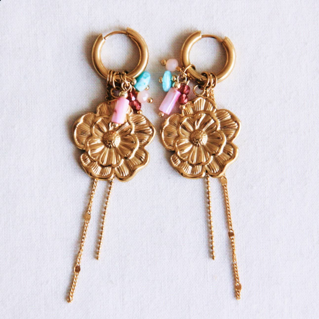 Creole mit Blume, Ketten und farbigem Cluster - rosa/mint