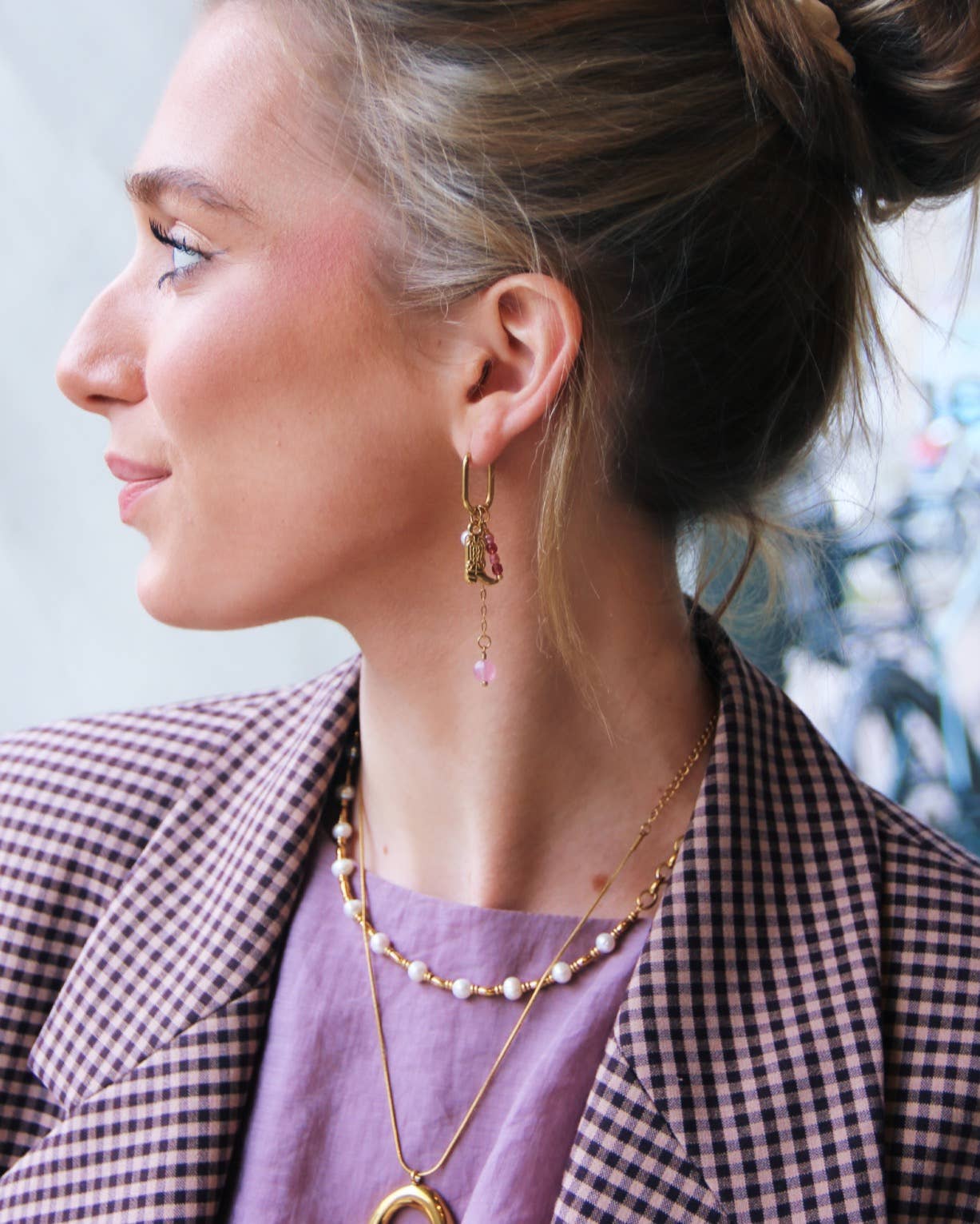 Creole mit Blume, Ketten und farbigem Cluster - rosa/mint