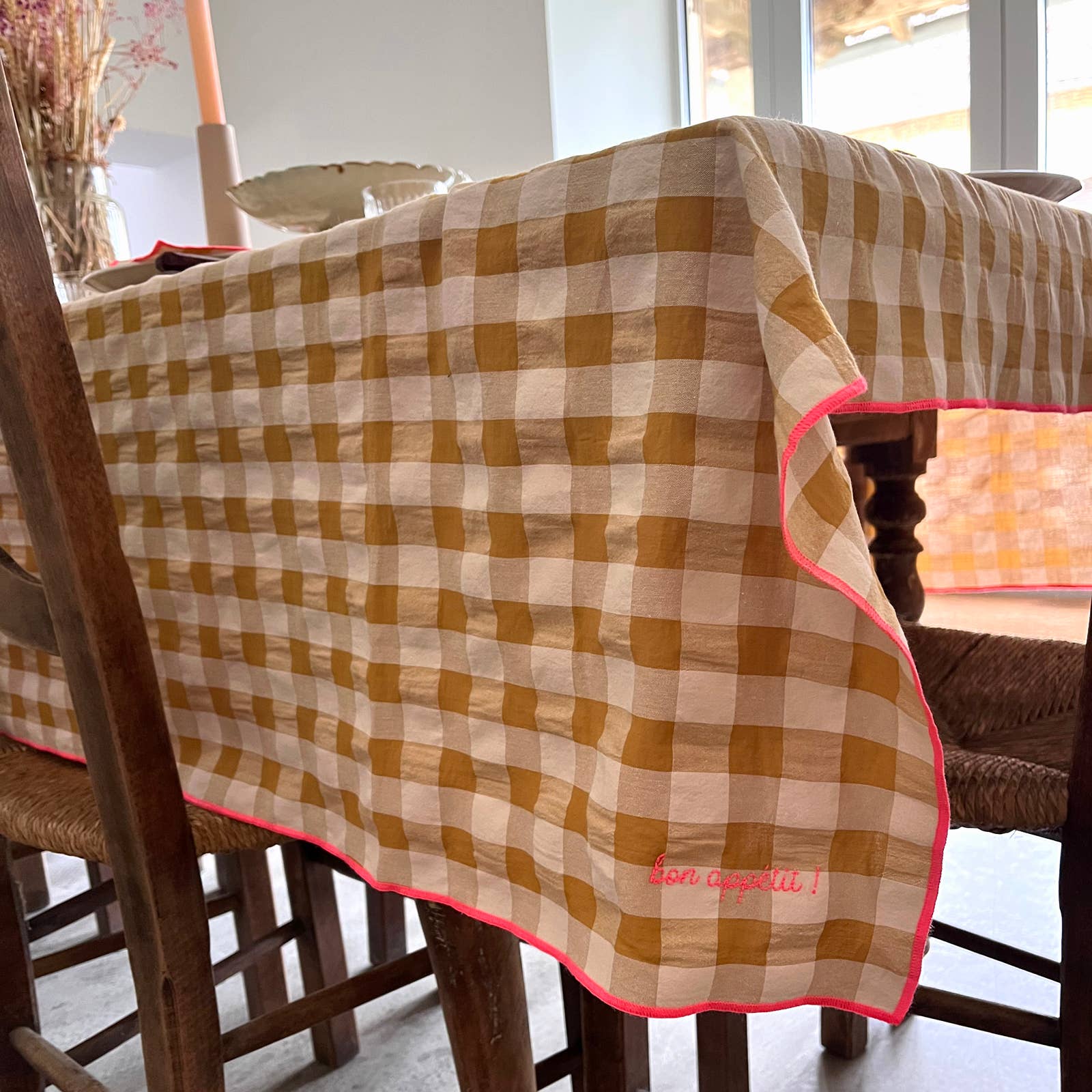Bestickte Vichy-Karotischdecke für Festtafel: Senf