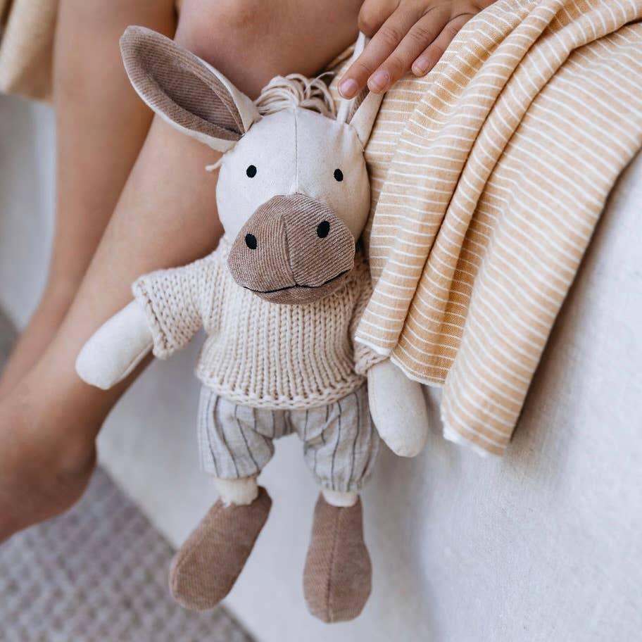 Cedric Esel | Kuscheltier