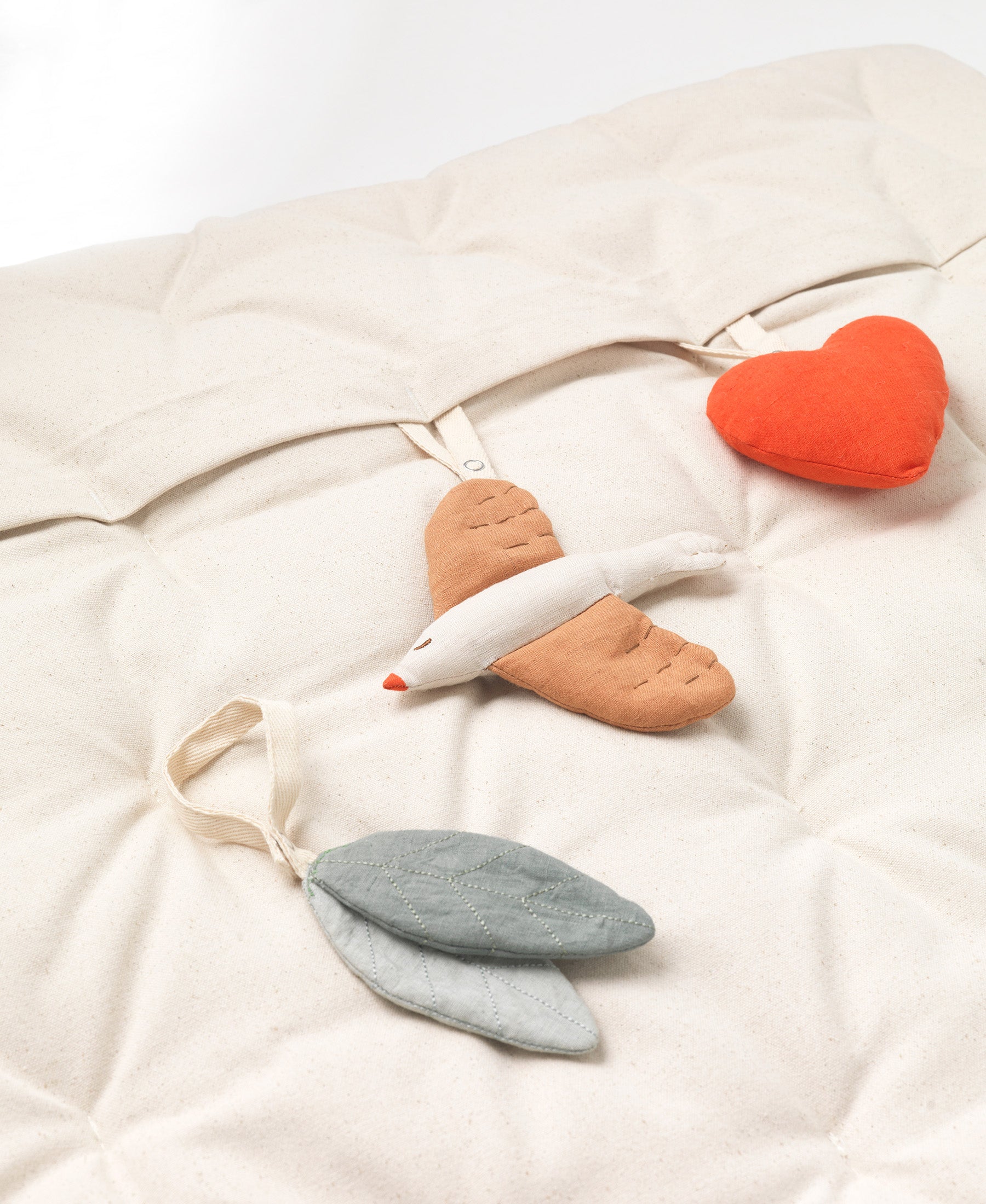 Dear April Spielzeug, Songbirds