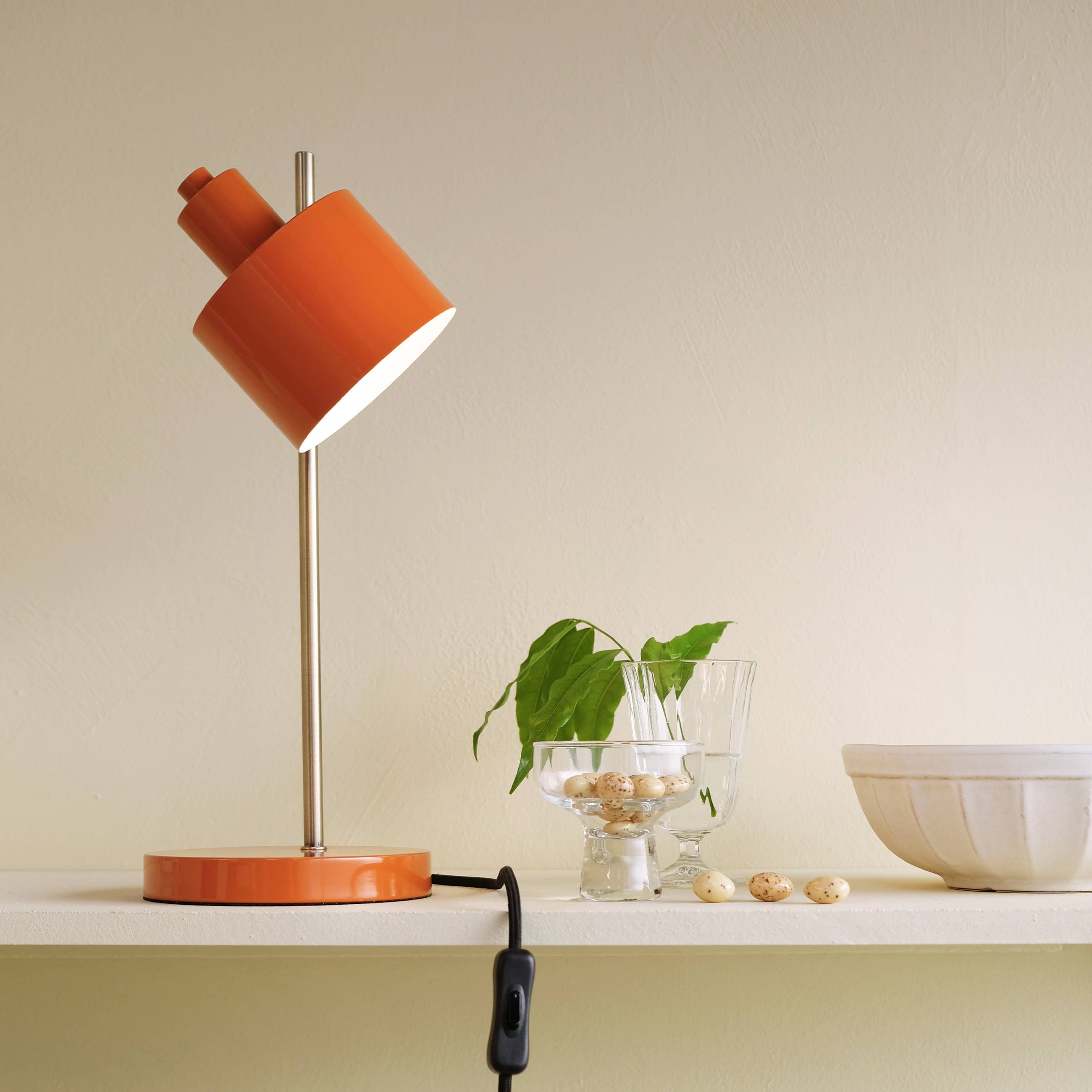 Tischlampe Ozean orange/ Messing